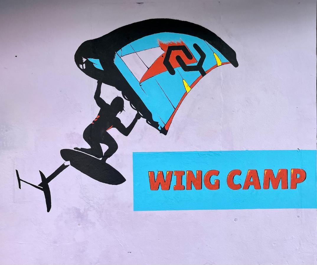הוסטל קברטה Wing Camp מראה חיצוני תמונה